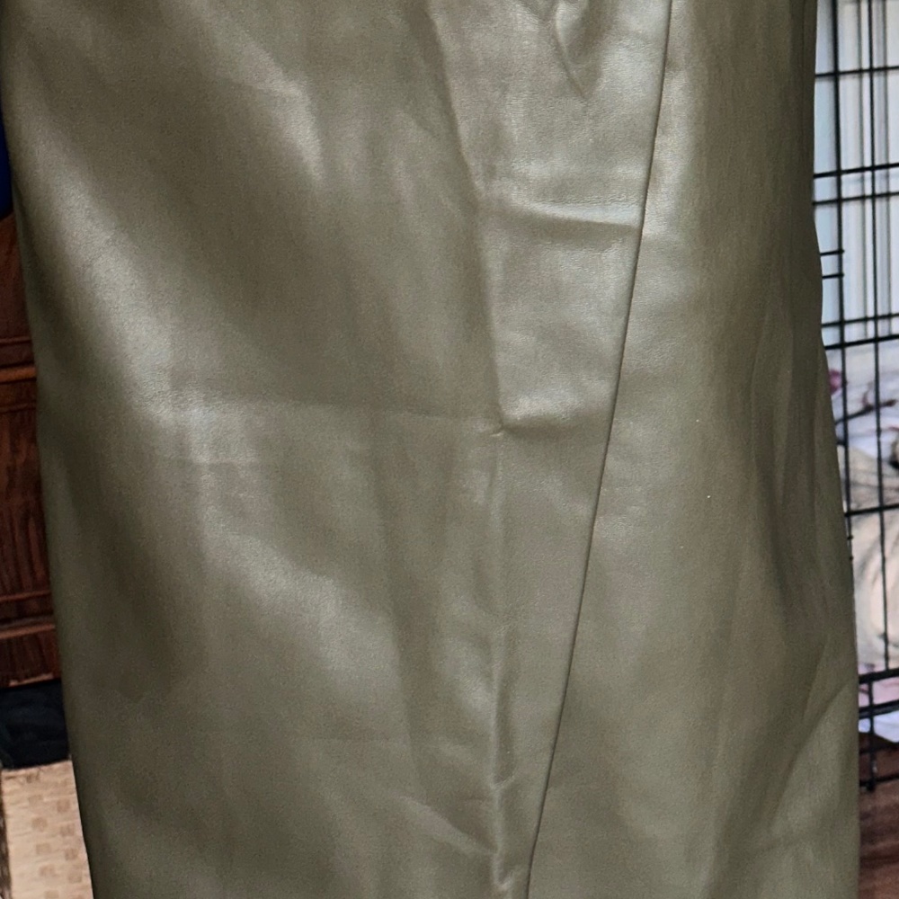 MDRN faux leather midi pencil skirt.